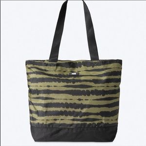 NWT pink vs army green tote canvas